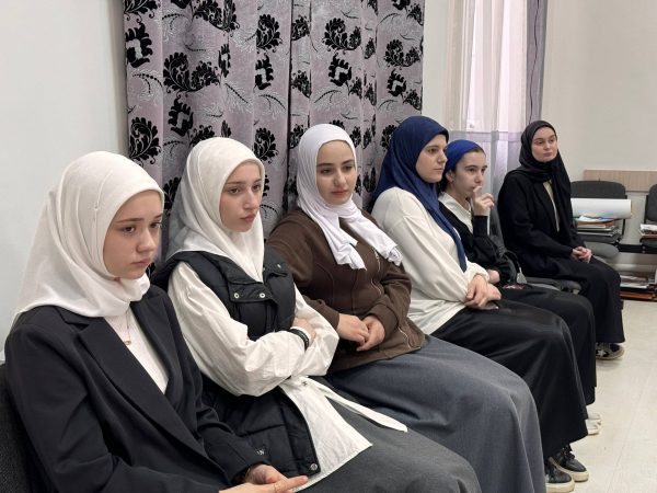 Беседа с представителями прокуратуры Шейх-Мансуровского района