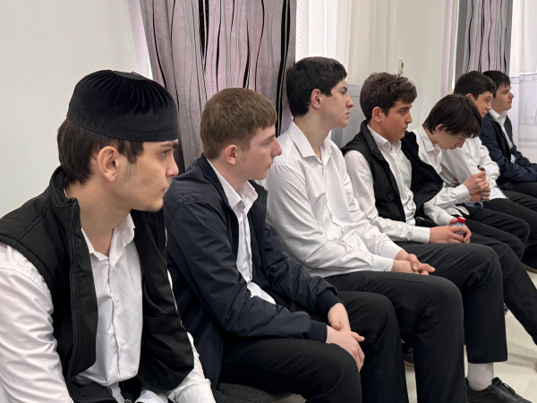 Беседа с представителями прокуратуры Шейх-Мансуровского района
